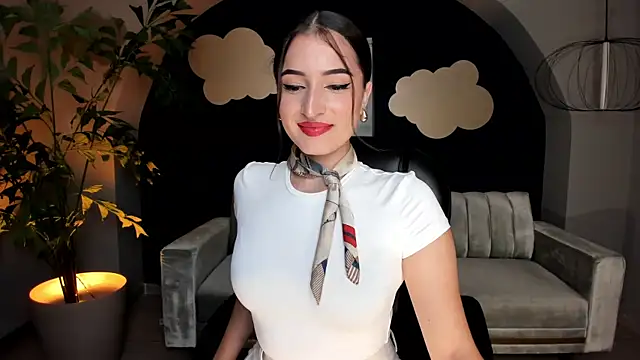 Snapshot of DominiqueVega chatting on February 26, 8:33 pm DominiqueVega online show from February 26, 8:33 pm