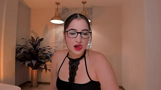 DominiqueVega online show from July 15, 9:09 pm