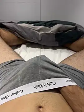 h0rnyguy001 online show from November 2, 10:23 pm