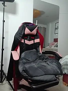 Snapshot of Marie_Mature chatting on December 3, 12:07 am Marie Mature online show from December 3, 12:07 am