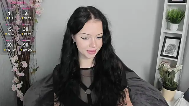 Snapshot of Lori__Hell chatting on April 29, 3:43 am Lori Hell online show from April 29, 3:43 am