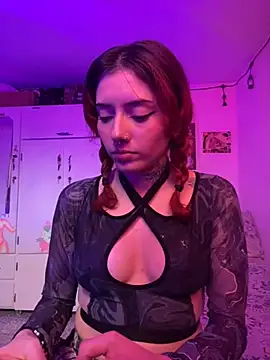 LiliJones  online show from March 13, 8:43 pm