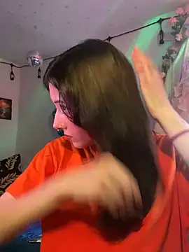 LiliJones  online show from April 29, 7:42 pm