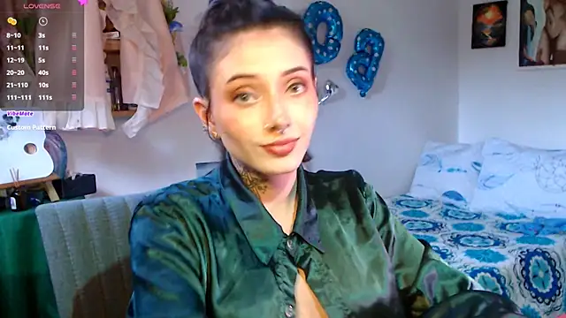 LiliJones  online show from May 6, 10:26 pm
