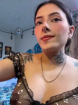 LiliJones  online show from May 15, 6:48 pm