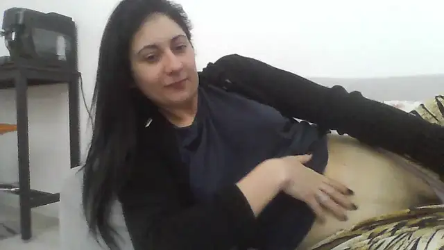 Snapshot of davenmichelle00 chatting on February 8, 9:13 am davenmichelle00 online show from February 8, 9:13 am