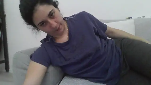 Snapshot of davenmichelle00 chatting on April 4, 7:17 am davenmichelle00 online show from April 4, 7:17 am