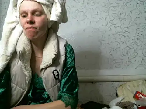 Snapshot of Julie_Silver chatting on February 27, 4:53 pm Julie Silver online show from February 27, 4:53 pm