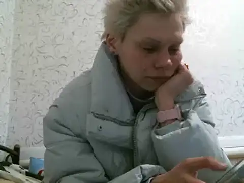 Snapshot of Julie_Silver chatting on March 4, 10:57 am Julie Silver online show from March 4, 10:57 am