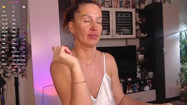 SheilaRyan online show from November 18, 5:34 am