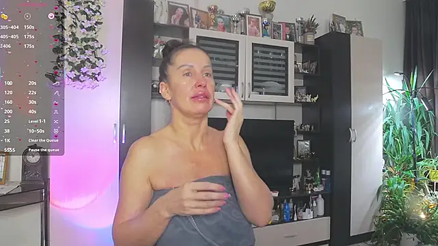 SheilaRyan online show from January 19, 5:00 am