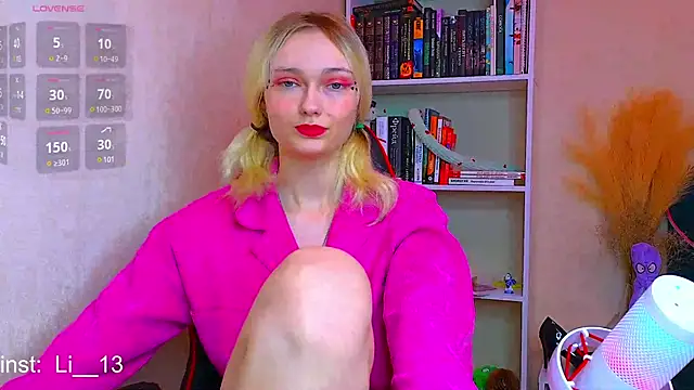 Snapshot of Angelina__1 chatting on December 6, 1:07 am Angelina 1 online show from December 6, 1:07 am