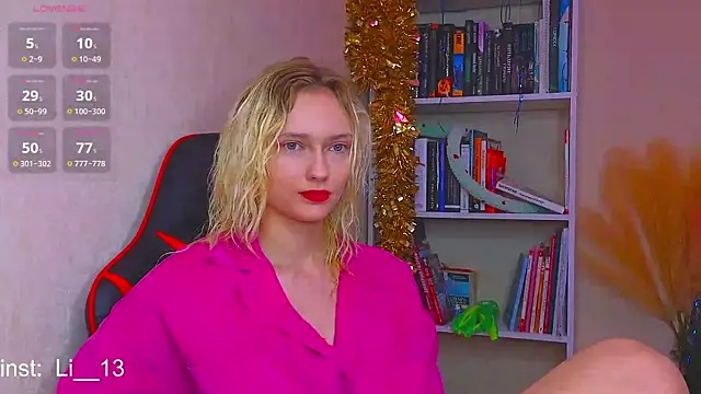 Snapshot of Angelina__1 chatting on December 24, 9:44 pm Angelina 1 online show from December 24, 9:44 pm