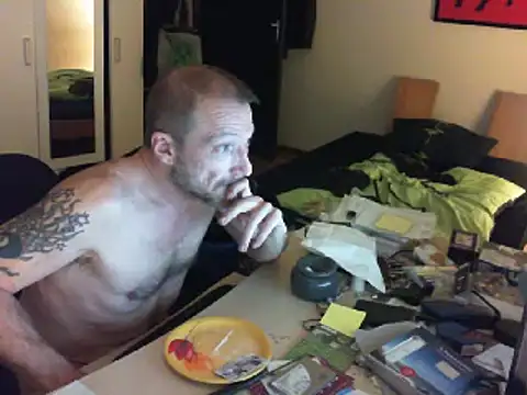 Snapshot of halebob@xh chatting on January 26, 5:23 am halebobxh online show from January 26, 5:23 am