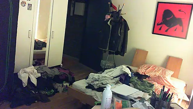 Snapshot of halebob@xh chatting on March 15, 6:32 pm halebobxh online show from March 15, 6:32 pm