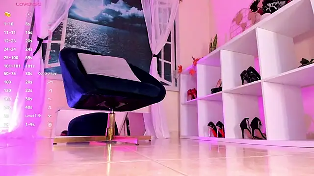 Itzeldreams online show from February 5, 1:11 pm