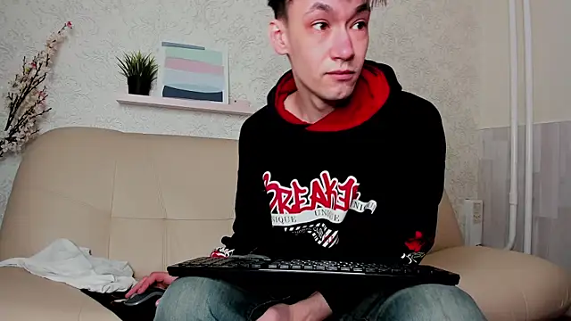 CalvinOwens online show from February 15, 5:09 am