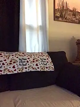 Snapshot of SidneyRaee chatting on February 17, 4:57 pm SidneyRaee online show from February 17, 4:57 pm