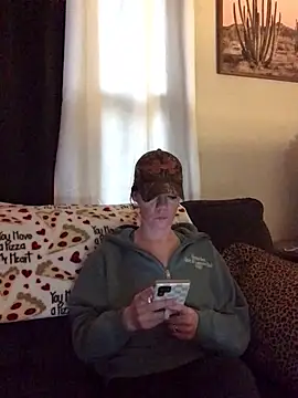 Snapshot of SidneyRaee chatting on February 19, 7:21 pm SidneyRaee online show from February 19, 7:21 pm