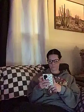 Snapshot of SidneyRaee chatting on March 4, 5:52 pm SidneyRaee online show from March 4, 5:52 pm