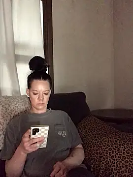 Snapshot of SidneyRaee chatting on April 13, 3:17 pm SidneyRaee online show from April 13, 3:17 pm