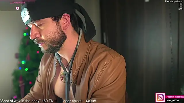 just maxii online show from December 15, 11:53 pm