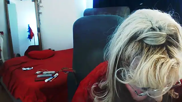 Snapshot of MatureExtasy chatting on October 1, 9:26 am MatureExtasy online show from October 1, 9:26 am