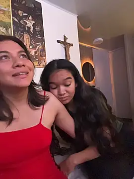 Snapshot of Nina-Eros1 chatting on December 21, 1:35 am Nina-Eros1 online show from December 21, 1:35 am