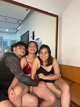 Snapshot of Nina-Eros1 chatting on February 5, 8:13 pm Nina-Eros1 online show from February 5, 8:13 pm