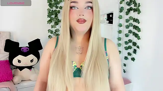 Snapshot of cattriona_muller chatting on June 22, 5:15 am cattriona muller online show from June 22, 5:15 am