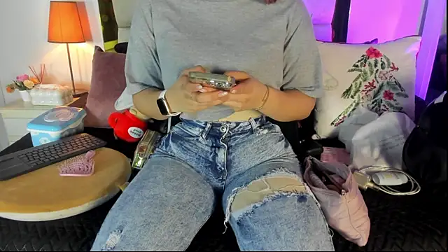 emmy r online show from December 22, 12:02 pm