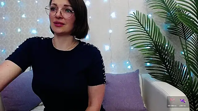 Camelia Lillie online show from May 15, 11:23 pm