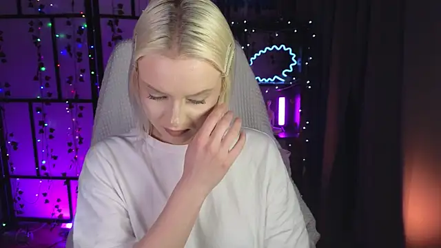 ImBonBon online show from May 4, 1:23 am