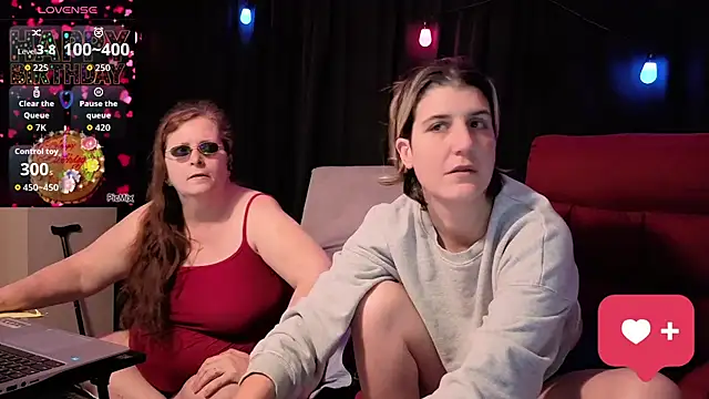 Snapshot of Sexy_Mama-69 chatting on September 26, 5:06 pm Sexy Mama-69 online show from September 26, 5:06 pm