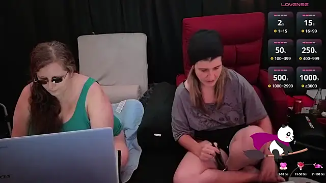 Snapshot of Sexy_Mama-69 chatting on October 28, 5:48 pm Sexy Mama-69 online show from October 28, 5:48 pm