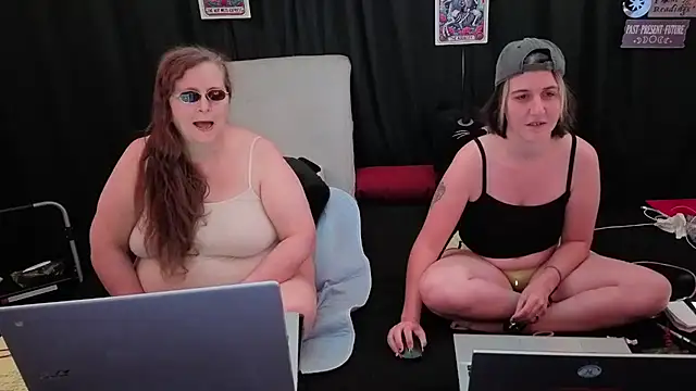 Snapshot of Sexy_Mama-69 chatting on November 2, 4:31 pm Sexy Mama-69 online show from November 2, 4:31 pm