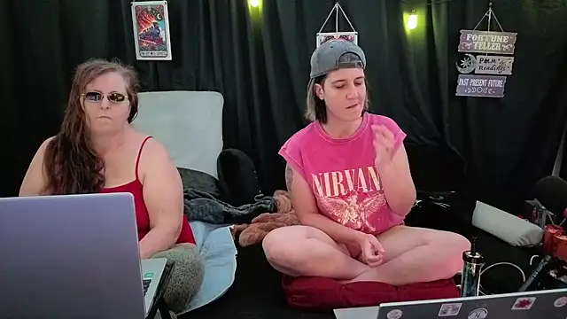 Snapshot of Sexy_Mama-69 chatting on November 20, 5:34 pm Sexy Mama-69 online show from November 20, 5:34 pm