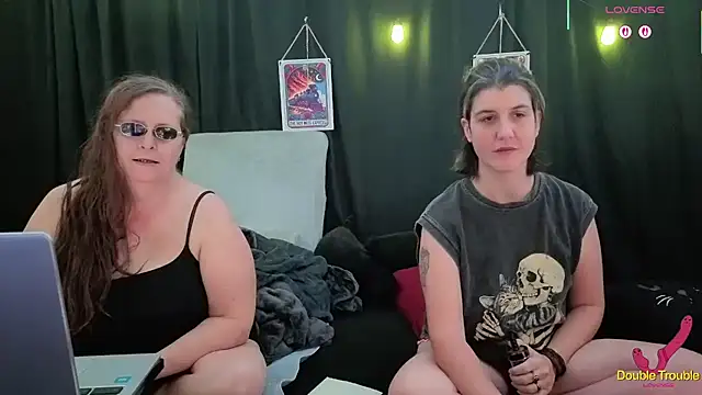 Snapshot of Sexy_Mama-69 chatting on December 2, 7:09 pm Sexy Mama-69 online show from December 2, 7:09 pm