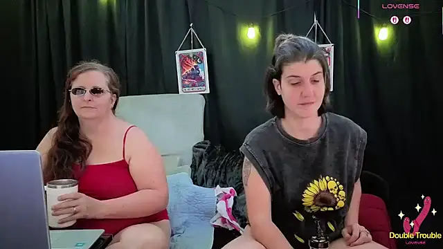 Snapshot of Sexy_Mama-69 chatting on December 3, 7:23 pm Sexy Mama-69 online show from December 3, 7:23 pm