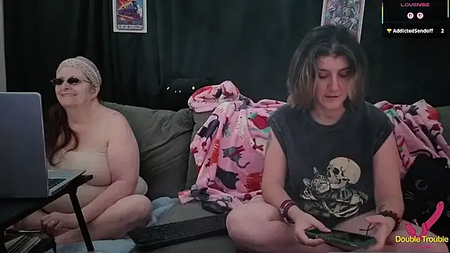 Snapshot of Sexy_Mama-69 chatting on February 2, 6:28 pm Sexy Mama-69 online show from February 2, 6:28 pm