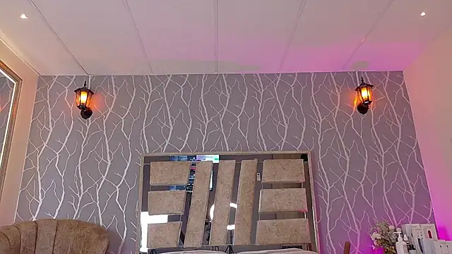 Snapshot of madison_fox1 chatting on October 5, 1:31 pm madison fox1 online show from October 5, 1:31 pm