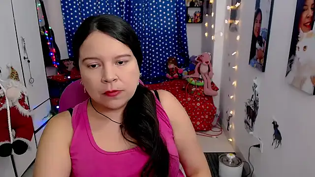 Snapshot of claryssa_ chatting on December 18, 10:24 pm claryssa online show from December 18, 10:24 pm