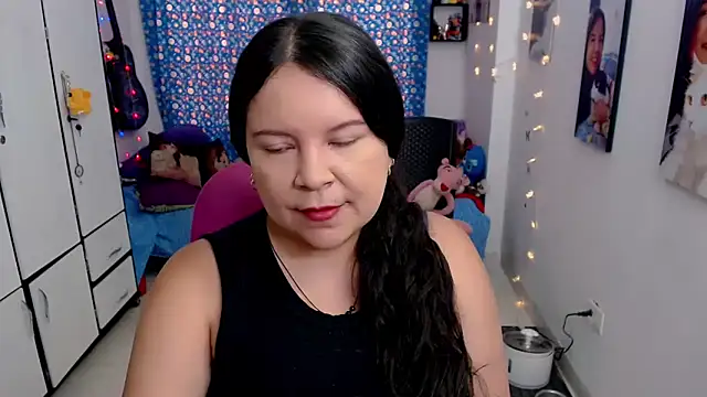 Snapshot of claryssa_ chatting on September 13, 7:02 pm claryssa online show from September 13, 7:02 pm