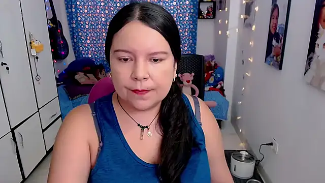 Snapshot of claryssa_ chatting on September 14, 8:19 pm claryssa online show from September 14, 8:19 pm