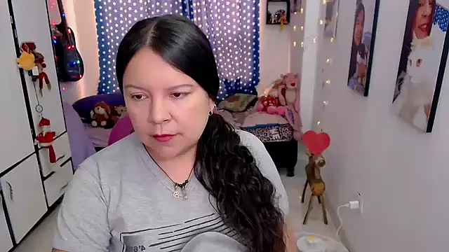 claryssa  online show from February 16, 4:47 pm