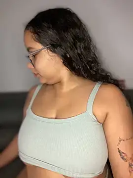 Snapshot of CurlyGirl_1 chatting on December 11, 12:02 pm CurlyGirl 1 online show from December 11, 12:02 pm