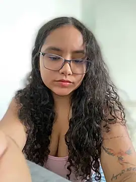 Snapshot of CurlyGirl_1 chatting on December 12, 1:17 pm CurlyGirl 1 online show from December 12, 1:17 pm