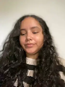 Snapshot of CurlyGirl_1 chatting on December 26, 6:33 pm CurlyGirl 1 online show from December 26, 6:33 pm