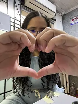 Snapshot of CurlyGirl_1 chatting on January 8, 12:37 pm CurlyGirl 1 online show from January 8, 12:37 pm