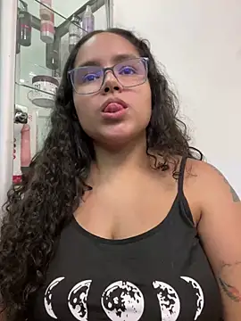 Snapshot of CurlyGirl_1 chatting on February 12, 7:56 pm CurlyGirl 1 online show from February 12, 7:56 pm